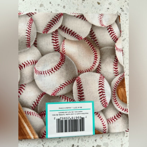 FAT QUARTER vintage balls sport fabric player baseball cotton print batter up - Picture 2 of 2